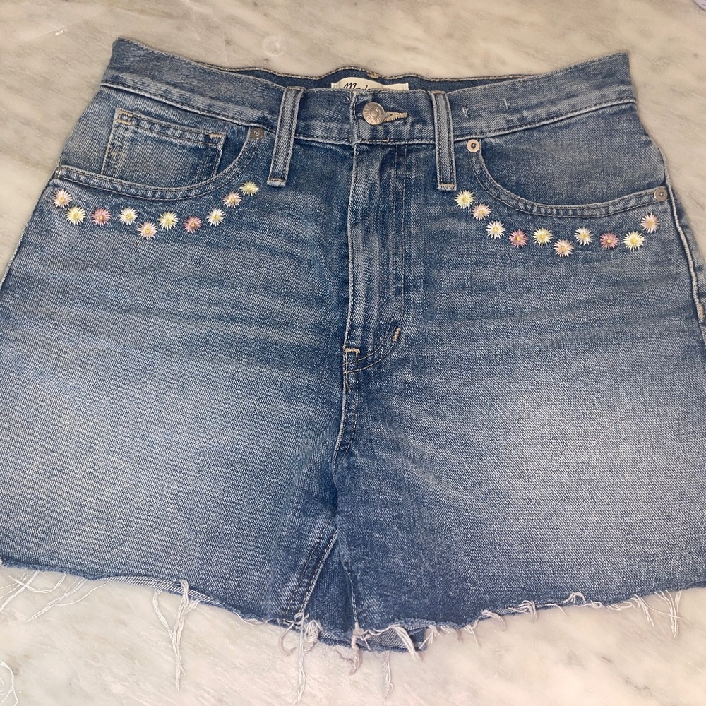 Madewell brand The Perfect Jean Short with flower embroidery sz 27